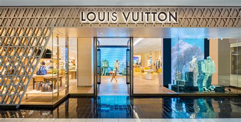 louis vuitton clothing stores.